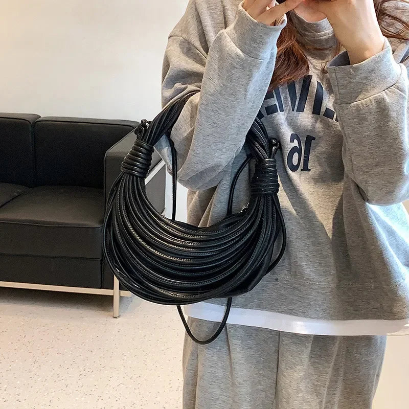 2023 luxusné ženy kabelky dizajnér Značka ručne tkané rezance lano viazané vytiahnuté Hobo Polovica Moon Bag Zelená biela večerná spojka