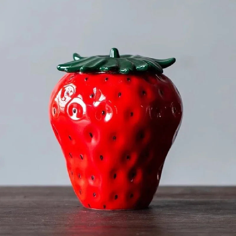 Strawberry Tea Pot Chinese Creative Ceramic Black Tea Storage Tank Sealed Tank Hand Moisture-proof Mini Storage Tank Personality