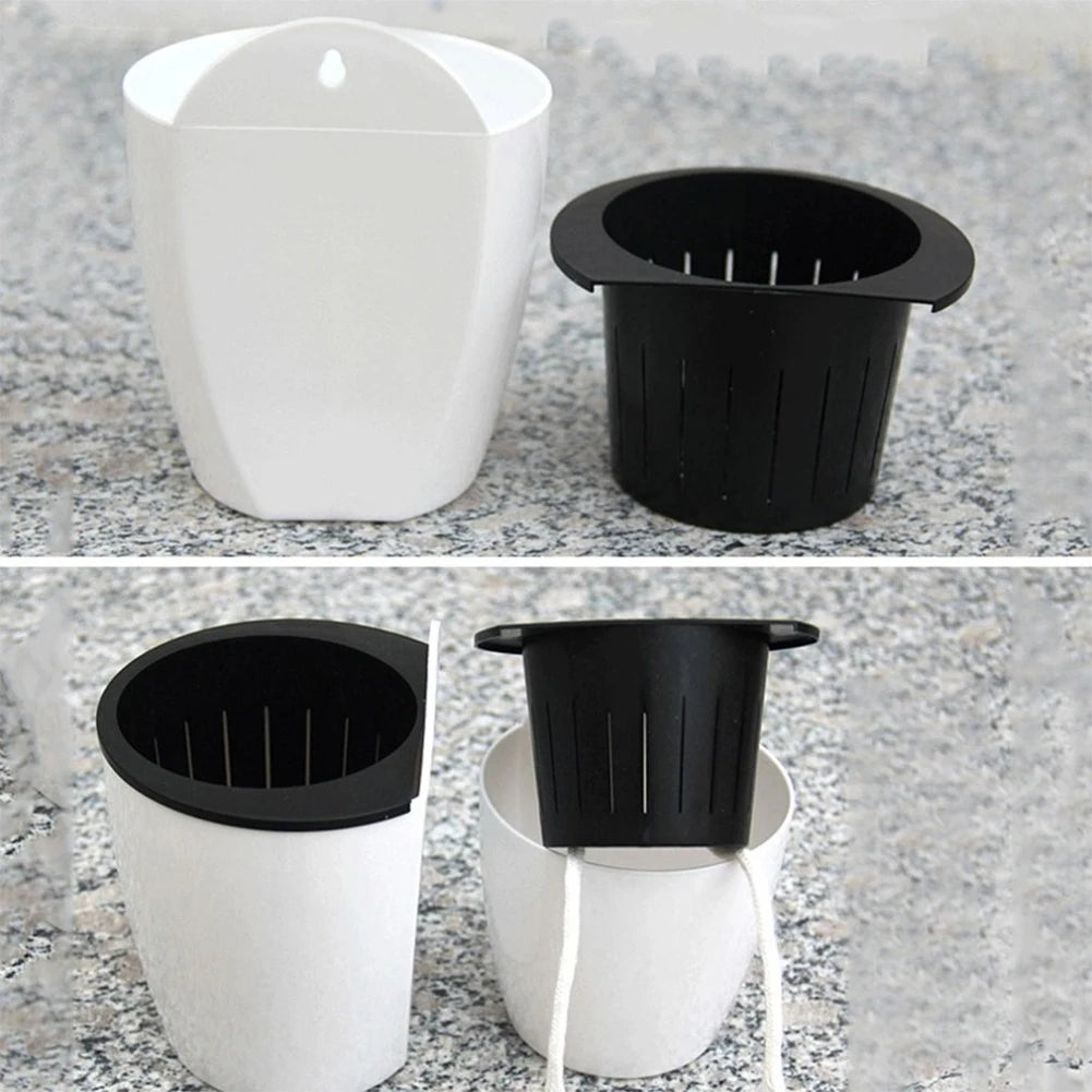 Seinälle asennettu muovinen ruukkukasvi kukkapotti luova automaattinen vettä imevä seinä roikkuu pieni kukkapotin seinäkoriste