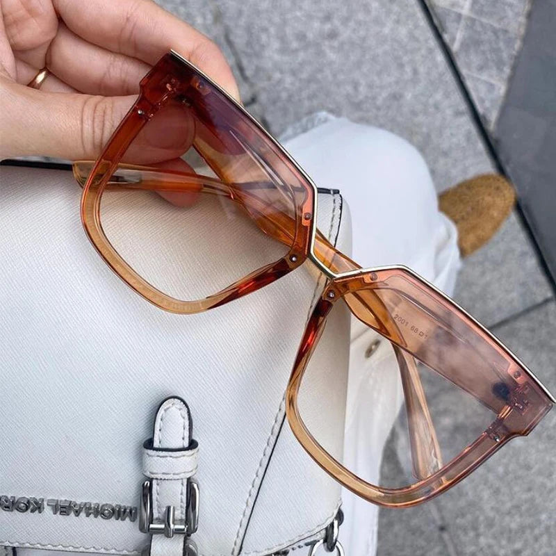Vintage Brown Surdimension surdimensionné des verres de soleil pour les lunettes en plastique de marque de marque féminine 2021 Gradient de lunettes de soleil à grand cadre à la mode