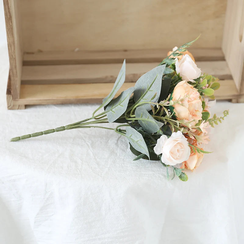 Biele hodvábne umelé ruže kvety Svadobné domáce jesenné dekorácie Vysoko kvalitné veľké kytice luxusné falošné kvetinové usporiadanie Objem