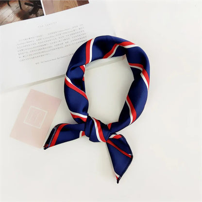 Écarpe de cheveux Tie Animal Imprimé rouge Love Satin 50 cm Small / Square / Silk / Neck / Ring / Scarf Winter Head Scarf pour les femmes Neckerchief 2018