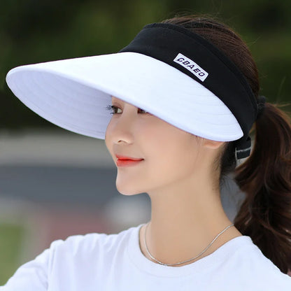 2021 Yksinkertaiset naiset Summer Sun Visic Wided Brim Hat Beach Hat Säädettävä UV -suojaus Naiskorkki Pakattava