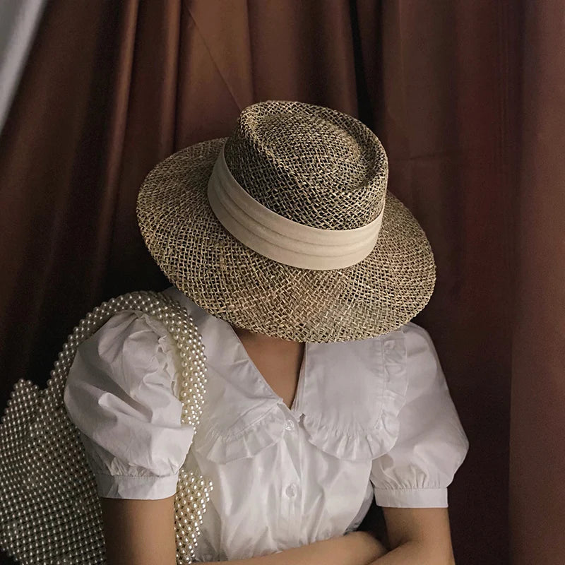2021 Nový ručne vyrábaný slamený plážový klobúk pre ženy letná čiapka Panama Cap Módne konkávne ploché ochranu pred slnkom
