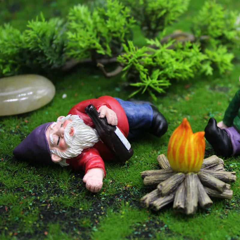 Pienoispuutarha sininen punainen kääpiö makaavat humalassa gnome patsaat keiju sisustus koristeet kukkapotin mikro maisema ulkona hahmo