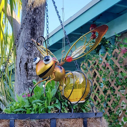 Statue d'insectes de fer solaire avec fée LED Light Light Outdoor Termroproping Arbre Ornement de la clôture Courte de clôture Garden Art Decor