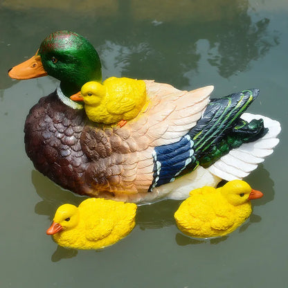 Linda estatua de pato flotante de resina Pescado al aire libre Pesco decorativo de pato de natación de animales escultura para decoración de jardín adorno