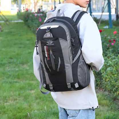 Eine Großkapazität Männer und Frauen Universal Outdoor-Reise-Rucksack wasserdichtes Wanderwanderungs-Leichtschudertasche