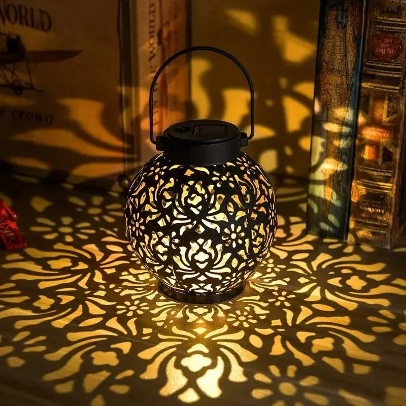 LED Solar Lantern Light Hollow smijerns projeksjon lys hengende lamper utendørs vanntett hage i hagen kunst dekorasjon