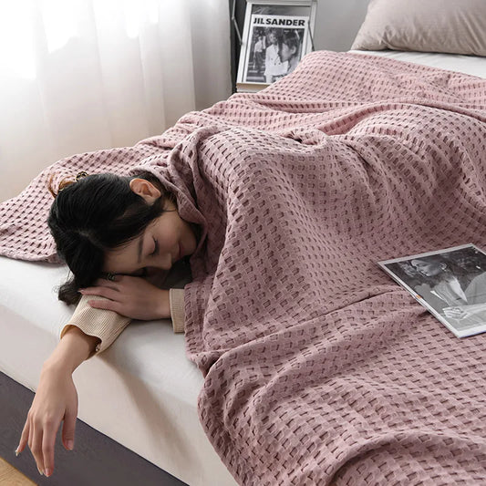 Nyári gofrusos PLAID COMPLE BECT GROGUTUD DRING Vékony paplan kötött ágytakaró otthoni szállodák zöld rózsaszín dobó takarók