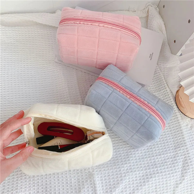 Cute Fur Makeup Bag for Women Zipper Large Solid Color Cosmetic Bag Travel Make Up Toiletry Bag Washing Pouch