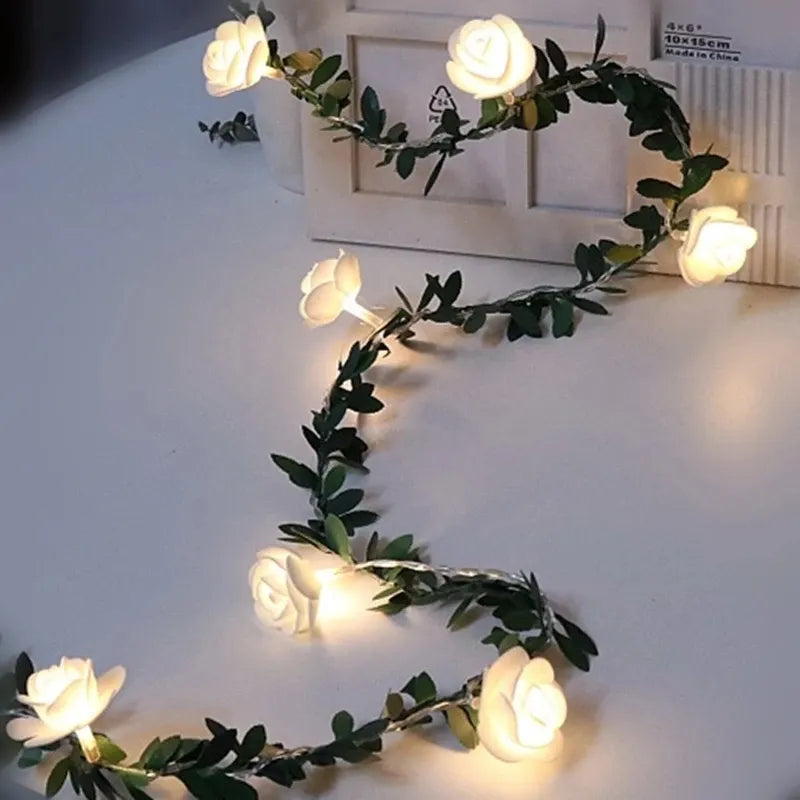 10/20LEDS White 1,5/3 metros de corda de flor de rosa com luzes Mesa de casamento Decorações Centrálias Garland de rosas artificiais brilhantes