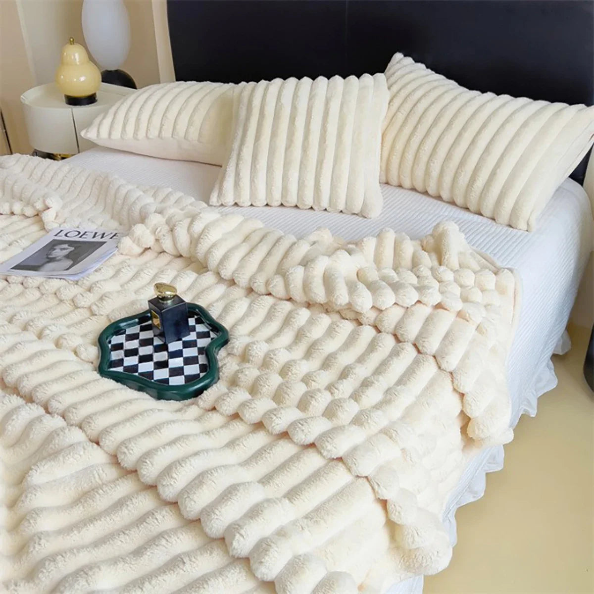 Novos cobertores quentes do outono de coelho artificial para camas Sofá de lã de coral macio, cobertor confortável, lençol de cama de espessura