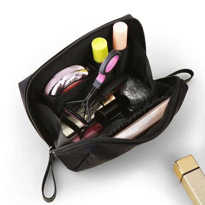 2024 NUEVA BOLSA DE MUJERES COSMÉTICO Color sólido Coreano Bag Bag Bag Pouch Bag Aspiendo el agua Organizador de maquillaje Bag Luxury Bag