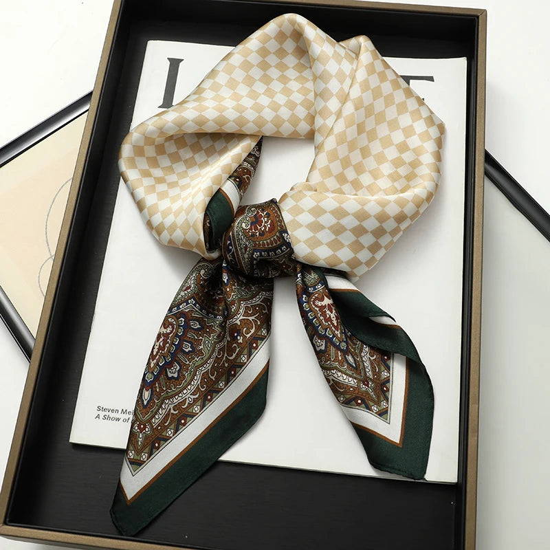 Nuevo diseño de chal satinado leopardo estampado de seda seda cutre cuello bufandas envolturas cabello pañero bandana para mujeres