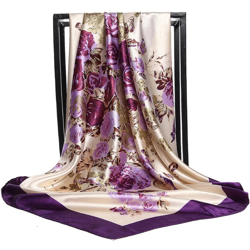 Tisk hlavy módních květinových šátek Populární 90x90 cm Bandannas 2022 Four Seasons Kerchief Luxury Sunscreen Silk Scarves