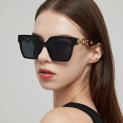 2023 Nuevas mujeres gafas de sol de gafas de sol vintage Puntos retro Retro Gastas Femenina Femenina de gato Goggles