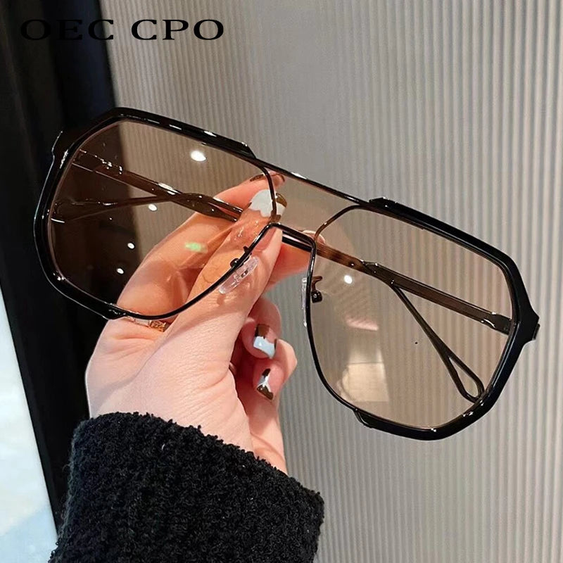 Overdimensjonerte solbriller Kvinner 2023 Nye unike mote solbriller for menn UV400 Punk Glass Trending Female Eyewear UV400