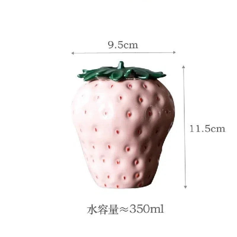 Strawberry Tea Pot Chinese Creative Ceramic Black Tea Storage Tank Sealed Tank Hand Moisture-proof Mini Storage Tank Personality