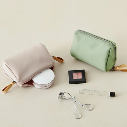2024 NUEVA BOLSA DE MUJERES COSMÉTICO Color sólido Coreano Bag Bag Bag Pouch Bag Aspiendo el agua Organizador de maquillaje Bag Luxury Bag