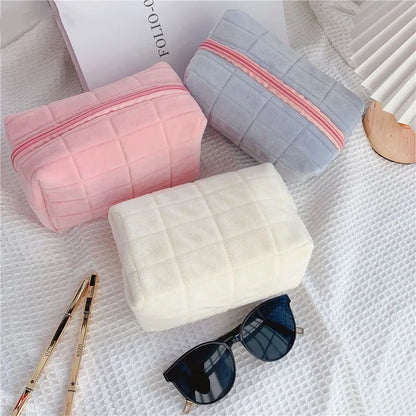 Cute Fur Makeup Bag for Women Zipper Large Solid Color Cosmetic Bag Travel Make Up Toiletry Bag Washing Pouch