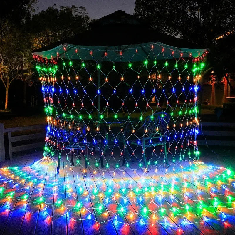 Sol- eller EU-plugg 3*2m LED nettlys utendørs nettmesh Tree-pakk lys gardin Strenglys for vindusvegghage gjerdedekor