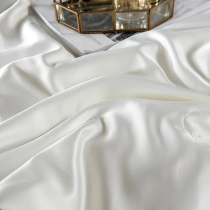 Kesä Mulberry Silk Comforter Dukit Aseta ylellinen luonnollinen silkkipeite satiini vuodevaatteet Queen Single Double Twin -kokoinen sänky