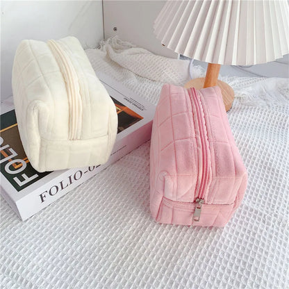 Cute Fur Makeup Bag for Women Zipper Large Solid Color Cosmetic Bag Travel Make Up Toiletry Bag Washing Pouch