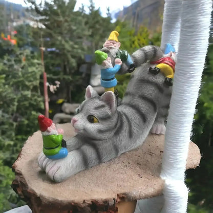 Gato com gnomos ao ar livre para o pátio ao ar livre, decoração de arte da estátua de estátua para o jardim, decoração de ar livre interna