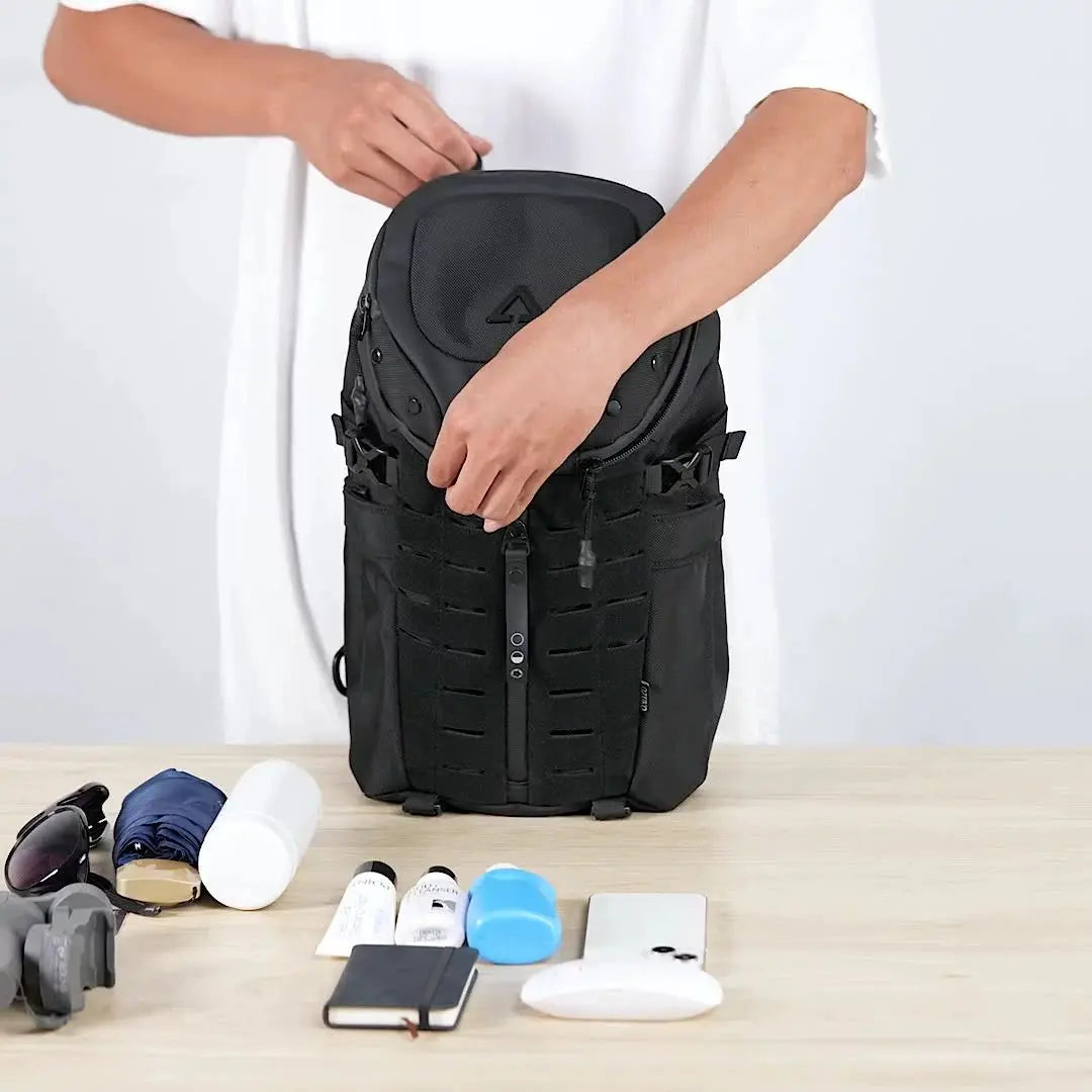 Ozuko brystpose til mænd Vandtæt USB Man Crossbody Bag Anti-Tyvery Short Travel Messenger Sling Fashion Designer Brystpose