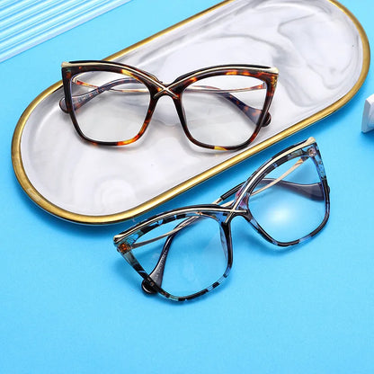 Nuevo diseñador retro de moda Glassas de mujer, gafas de metal, marco de ojo de gato, tendencia de calidad de la marca Lectura clara para la computadora